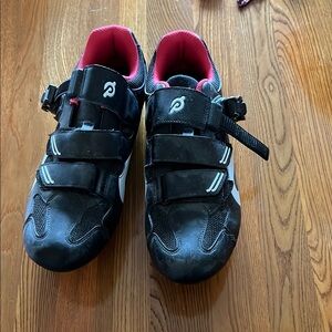 Peloton women’s Black and red Cycling Sneakers